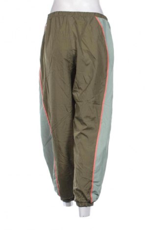 Pantaloni trening de femei Adidas, Mărime M, Culoare Verde, Preț 346,99 Lei