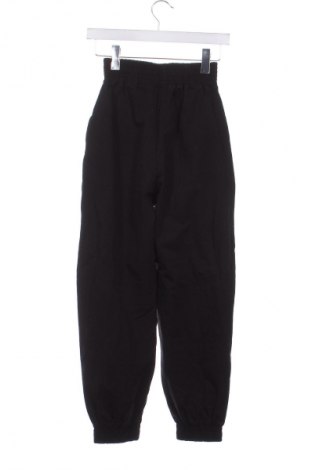 Pantaloni trening de femei Bershka, Mărime XS, Culoare Negru, Preț 44,99 Lei