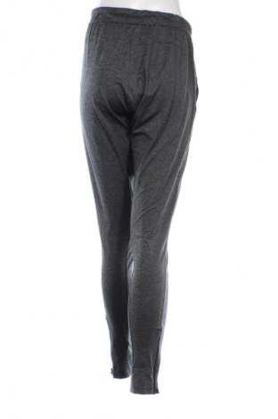 Pantaloni trening de femei Nike, Mărime M, Culoare Gri, Preț 134,99 Lei