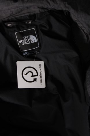 Дамско яке The North Face, Размер M, Цвят Сив, Цена 102,99 лв.