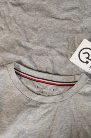 Dětské tričko  Tommy Hilfiger, Velikost 8-9y/ 134-140 cm, Barva Šedá, Cena  789,00 Kč