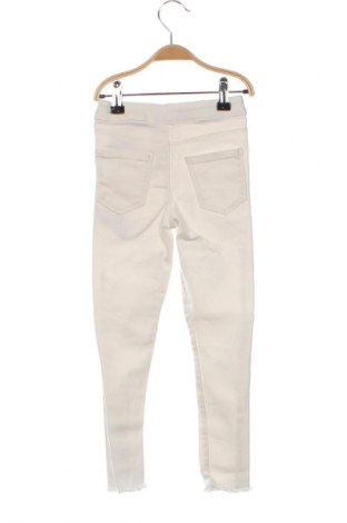 Kinderjeans Zara, Größe 4-5y/ 110-116 cm, Farbe Weiß, Preis 4,99 €