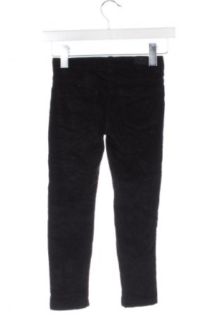 Pantaloni de catifea reiată, pentru copii Primigi, Mărime 4-5y/ 110-116 cm, Culoare Negru, Preț 41,99 Lei