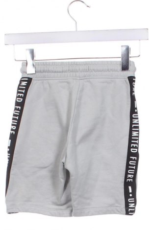 Kinder Shorts Next, Größe 7-8y/ 128-134 cm, Farbe Grau, Preis 4,99 €