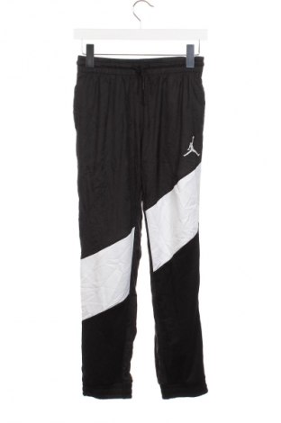 Detské tepláky Air Jordan Nike, Veľkosť 11-12y/ 152-158 cm, Farba Čierna, Cena  18,45 €