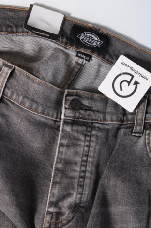 Pánske džínsy  Dickies, Veľkosť XL, Farba Sivá, Cena  44,95 €