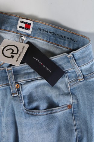 Męskie jeansy Tommy Jeans, Rozmiar M, Kolor Niebieski, Cena 582,99 zł