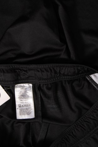 Pantaloni scurți de bărbați Adidas, Mărime L, Culoare Negru, Preț 52,99 Lei