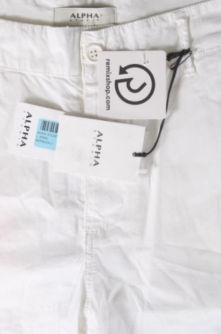 Pantaloni scurți de bărbați Alpha, Mărime S, Culoare Alb, Preț 152,99 Lei