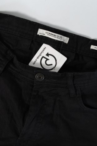 Pantaloni scurți de bărbați LC Waikiki, Mărime S, Culoare Negru, Preț 58,99 Lei