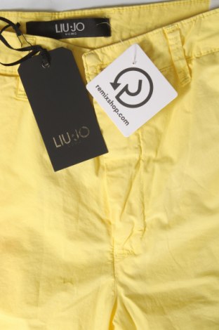 Pantaloni scurți de bărbați Liu Jo, Mărime M, Culoare Galben, Preț 349,99 Lei