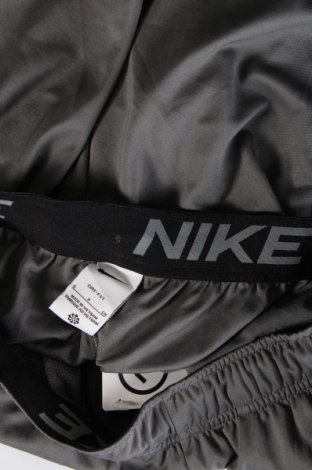 Herren Shorts Nike, Größe S, Farbe Grau, Preis 22,99 €