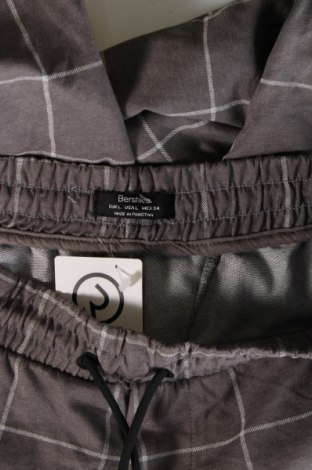 Pantaloni de bărbați Bershka, Mărime L, Culoare Gri, Preț 70,99 Lei