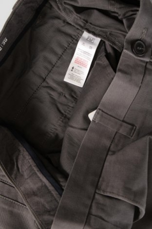 Herrenhose F&F, Größe M, Farbe Grau, Preis 11,99 €