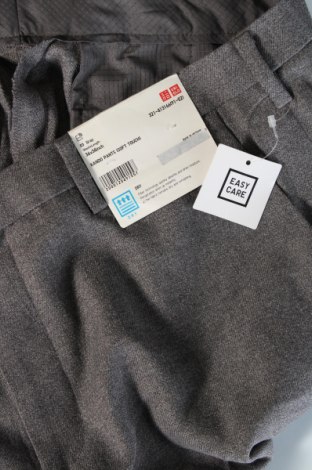 Pantaloni de bărbați Uniqlo, Mărime L, Culoare Gri, Preț 153,99 Lei