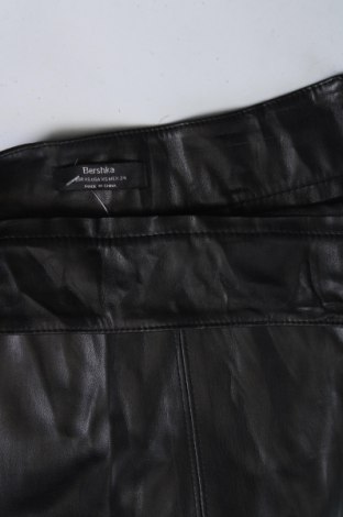 Rock Bershka, Größe XS, Farbe Schwarz, Preis 6,49 €