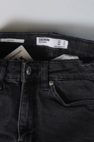 Spódnica Bershka, Rozmiar XS, Kolor Szary, Cena 33,99 zł