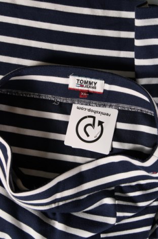 Пола Tommy Jeans, Размер XS, Цвят Многоцветен, Цена 7,99 лв.