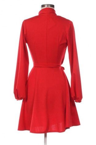 Kleid, Größe S, Farbe Rot, Preis € 7,99