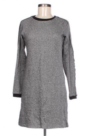 Kleid, Größe XS, Farbe Grau, Preis € 5,99