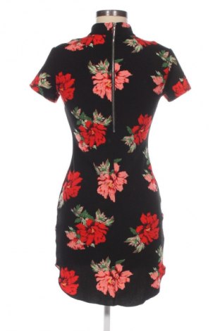 Kleid Ax Paris, Größe S, Farbe Mehrfarbig, Preis 3,99 €