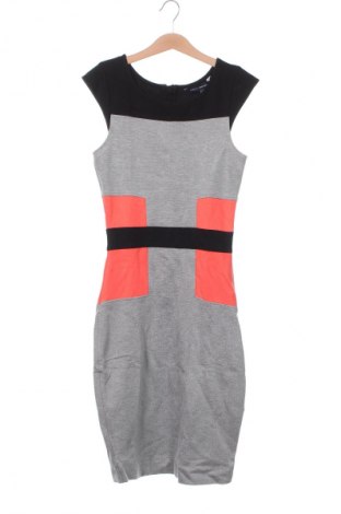 Kleid French Connection, Größe S, Farbe Grau, Preis 28,99 €