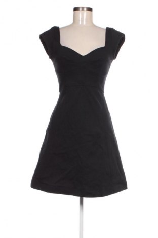 Kleid French Connection, Größe M, Farbe Schwarz, Preis 20,49 €