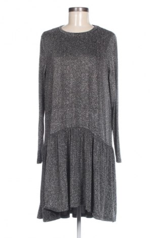 Kleid Ichi, Größe M, Farbe Silber, Preis 15,99 €