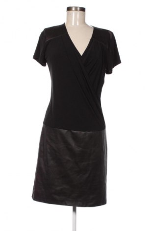 Kleid La Petite Parisienne, Größe L, Farbe Schwarz, Preis 16,49 €