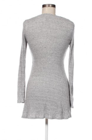 Kleid Pull&Bear, Größe L, Farbe Grau, Preis € 21,76