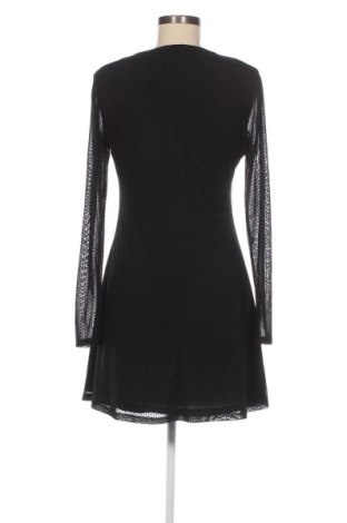 Kleid Pull&Bear, Größe L, Farbe Schwarz, Preis 20,49 €