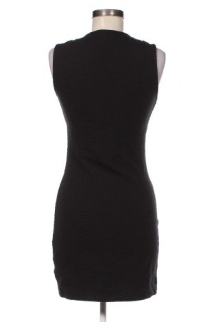 Kleid Review, Größe M, Farbe Schwarz, Preis 23,99 €