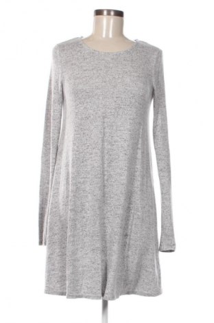 Kleid Stradivarius, Größe M, Farbe Grau, Preis 8,49 €