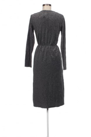 Kleid VRS Woman, Größe M, Farbe Silber, Preis 16,99 €