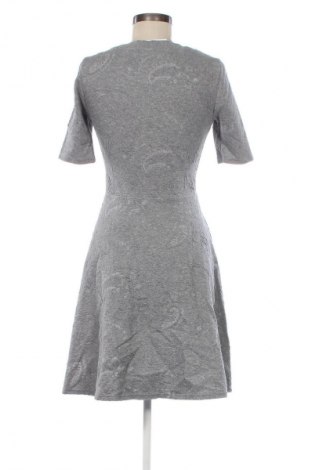 Kleid Vero Moda, Größe XS, Farbe Grau, Preis € 13,49