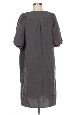 Kleid Vero Moda, Größe XL, Farbe Grau, Preis € 8,49