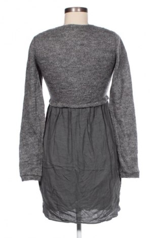 Kleid Xetra, Größe M, Farbe Grau, Preis 8,49 €