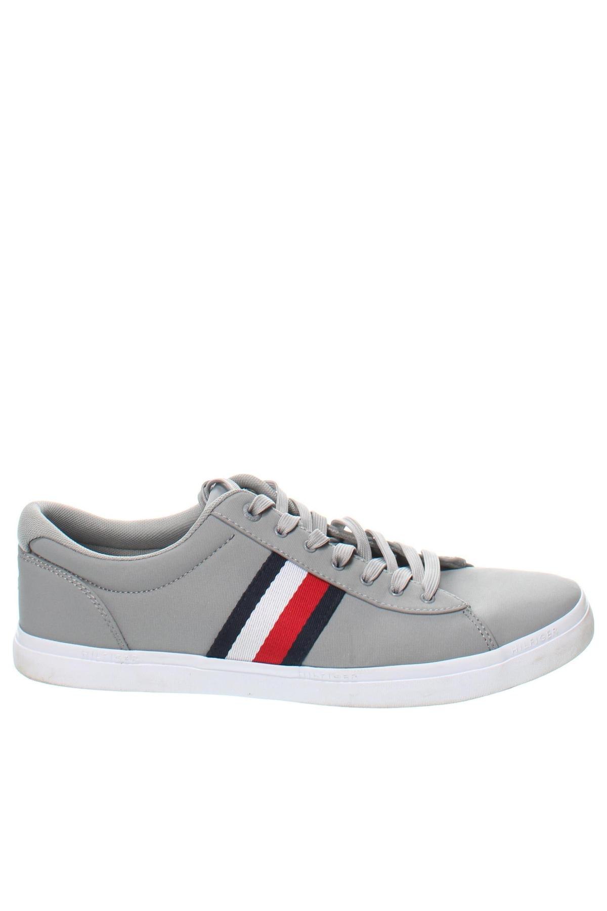 Férfi cipők
 Tommy Hilfiger, Méret 42, Szín Szürke, Ár 26 699 Ft