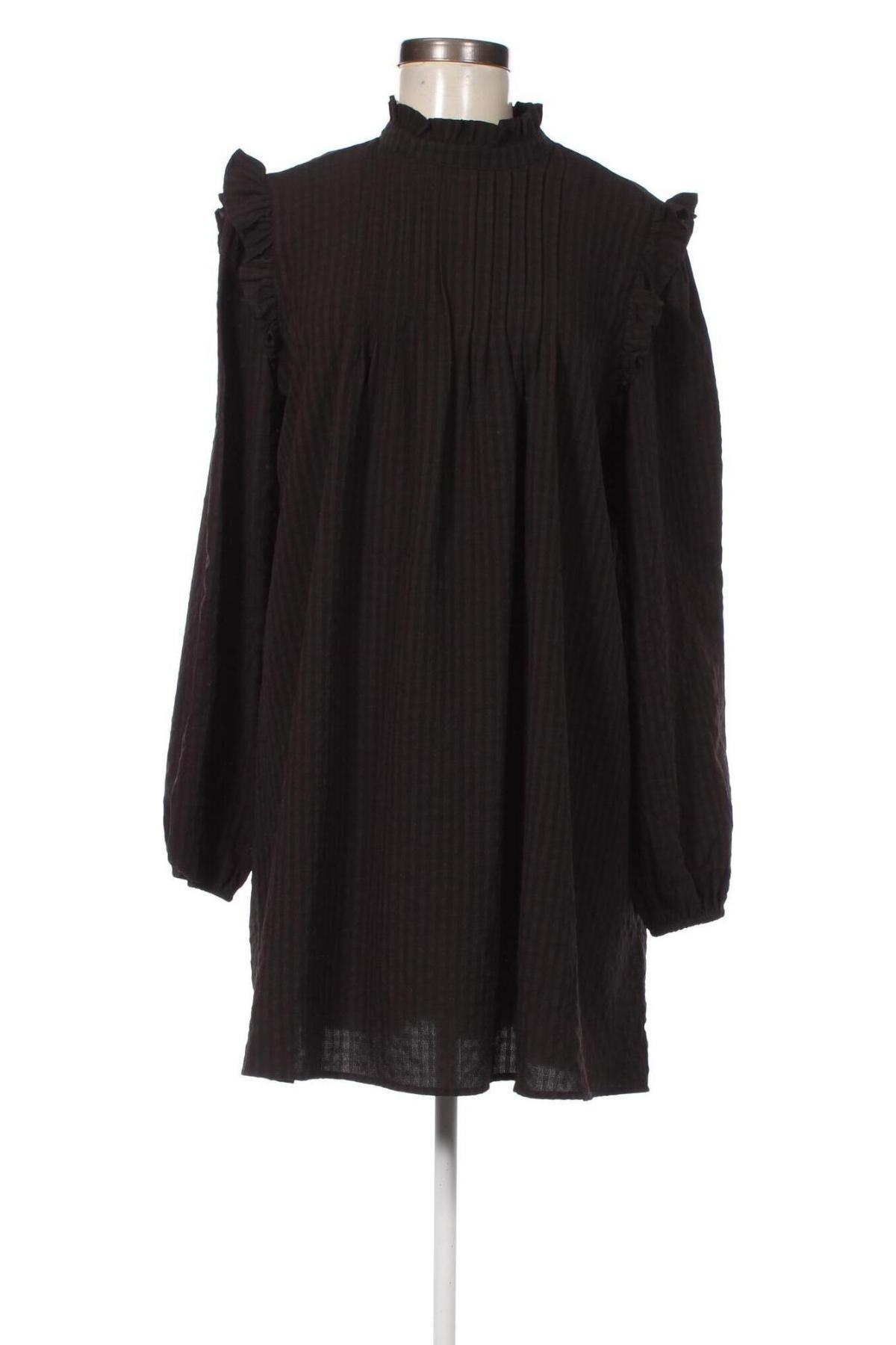 Kleid NA-KD, Größe M, Farbe Schwarz, Preis 15,99 €