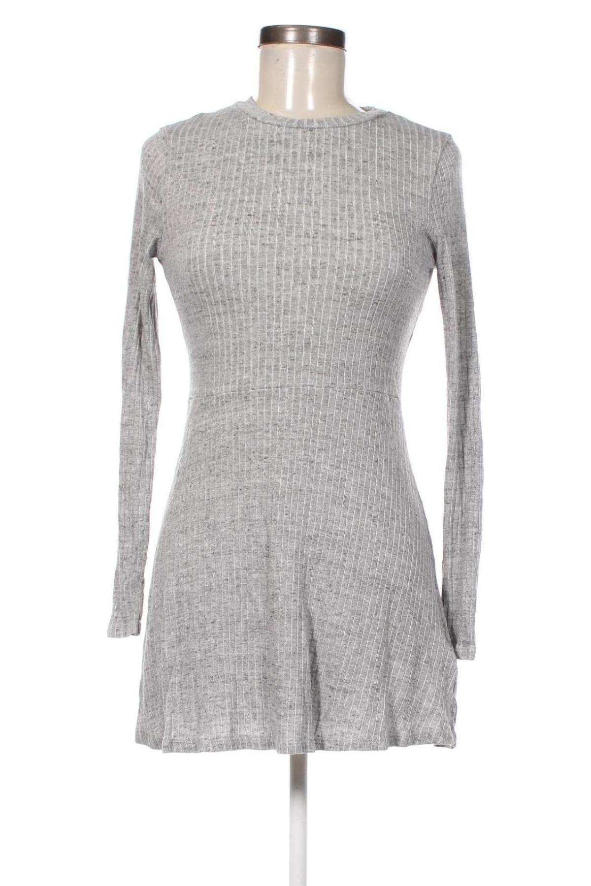 Kleid Pull&Bear, Größe L, Farbe Grau, Preis € 21,76