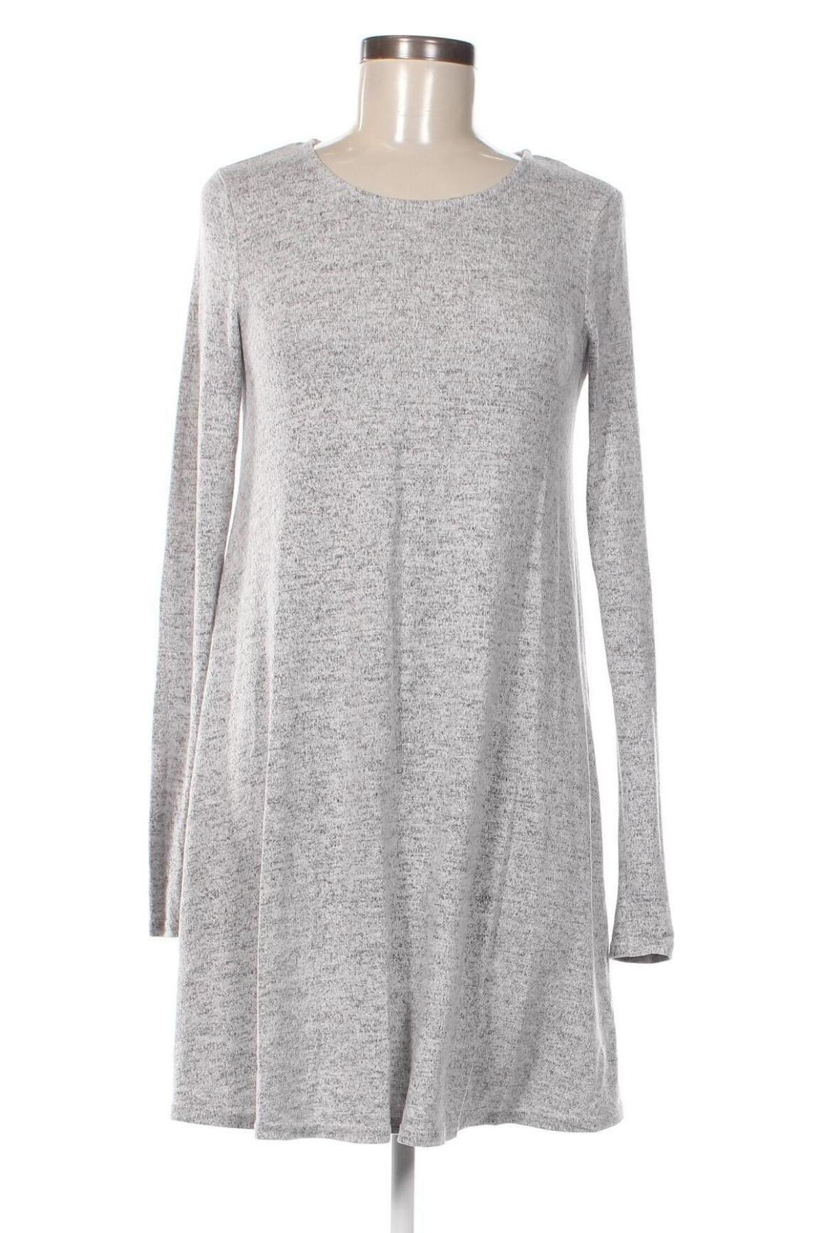 Kleid Stradivarius, Größe M, Farbe Grau, Preis 8,99 €