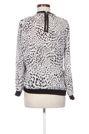 Damen Shirt Bershka, Größe M, Farbe Mehrfarbig, Preis € 9,72