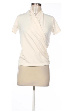 Γυναικεία μπλούζα In Wear, Μέγεθος XS, Χρώμα Λευκό, Τιμή 16,99 €