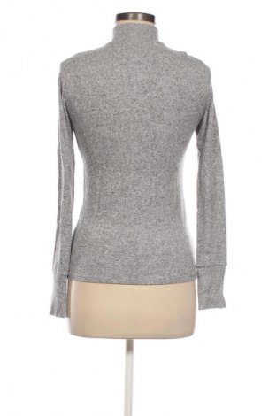 Damen Shirt Stradivarius, Größe S, Farbe Grau, Preis 7,99 €