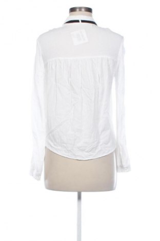 Damenbluse Cropp, Größe M, Farbe Weiß, Preis € 20,97