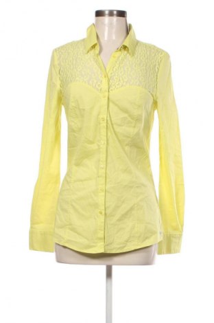 Дамска риза Guess, Размер M, Цвят Жълт, Цена 88,90 лв.