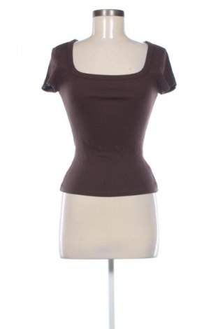 Γυναικείο t-shirt Amisu, Μέγεθος M, Χρώμα Καφέ, Τιμή 9,99 €