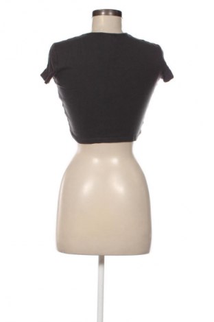 Tricou de femei Bershka, Mărime M, Culoare Gri, Preț 29,99 Lei