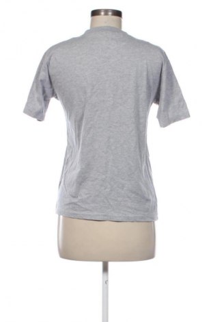 Γυναικείο t-shirt Boohoo, Μέγεθος XS, Χρώμα Γκρί, Τιμή 5,99 €