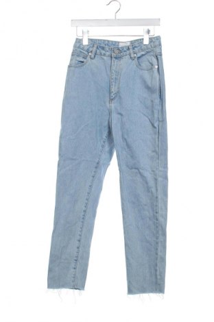 Дамски дънки Abrand Jeans, Размер XS, Цвят Син, Цена 41,99 лв.